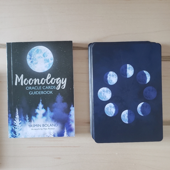 Moonology Oracle Tarot Cards - Picture 3 of 4